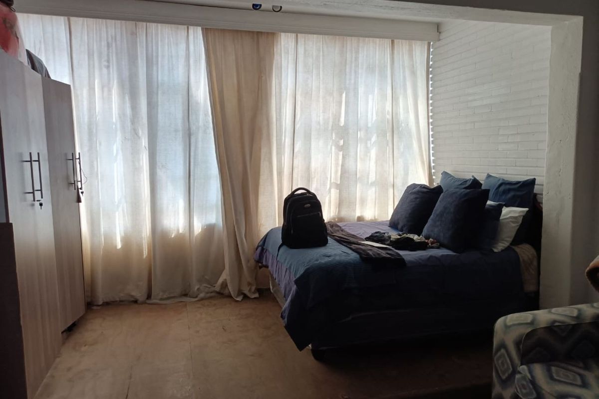 Apartment For Sale in Parktown - Photo 5