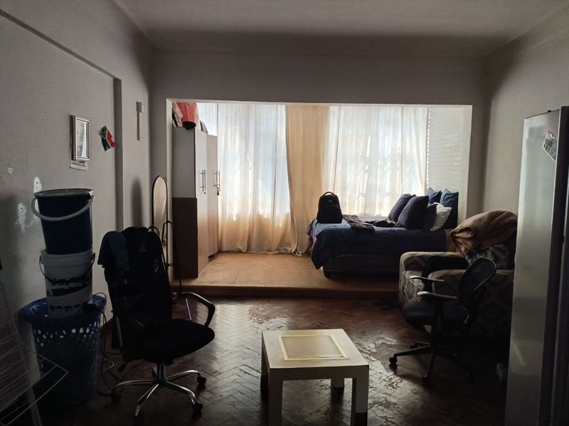 Apartment For Sale in Parktown - Photo 4