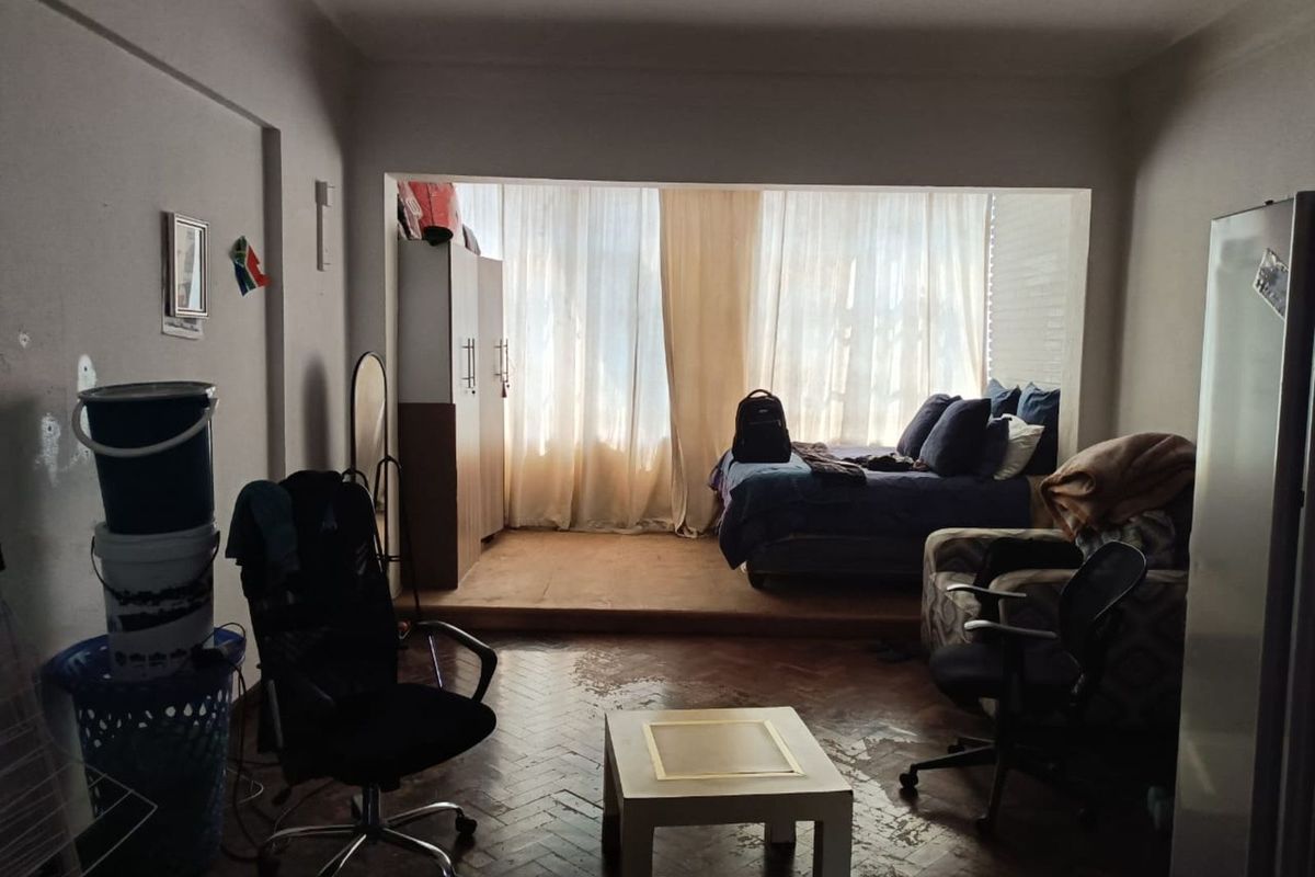 Apartment For Sale in Parktown - Photo 4