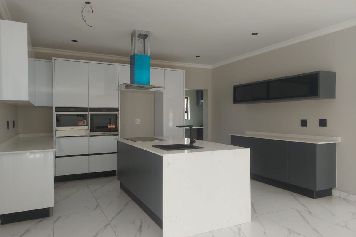 House For Sale in Savannah Country Estate - Photo 3