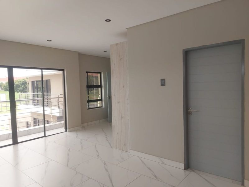 House For Sale in Savannah Country Estate - Photo 5