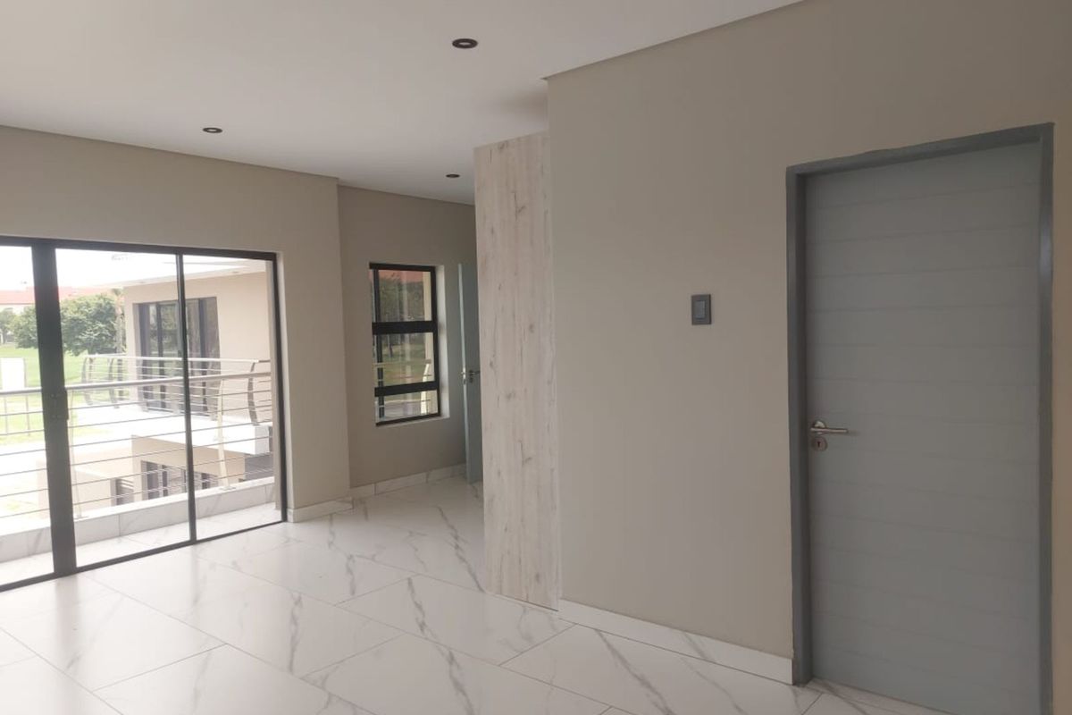 House For Sale in Savannah Country Estate - Photo 5