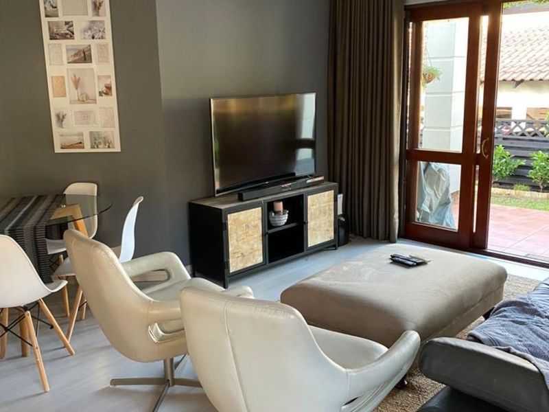 House For Sale in Paulshof - Photo 2