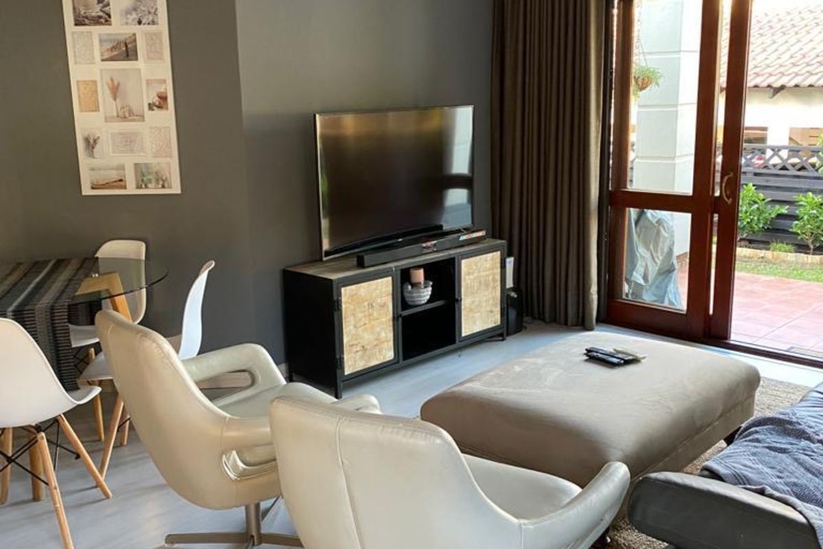 House For Sale in Paulshof - Photo 2