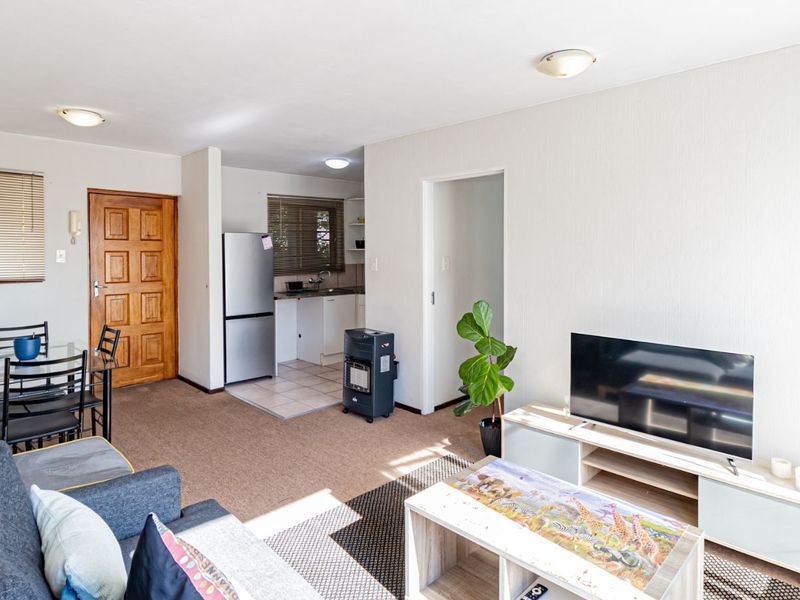 Apartment For Sale in Paulshof - Photo 6