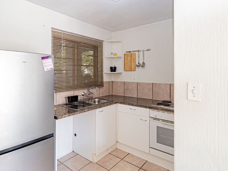 Apartment For Sale in Paulshof - Photo 8