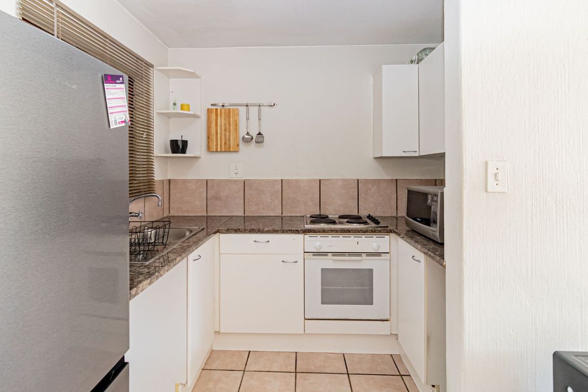 Apartment For Sale in Paulshof - Photo 3