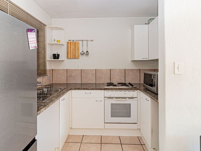 Apartment For Sale in Paulshof - Photo 3