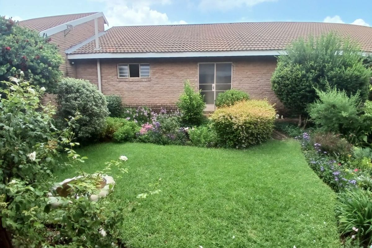 Apartment For Sale in Oudorp - Photo 2