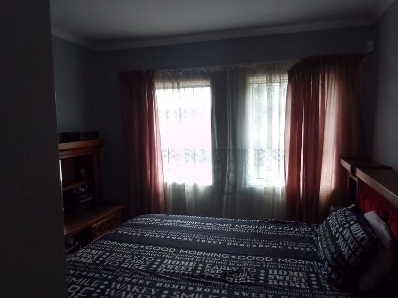 House For Sale in Clewer - Photo 4