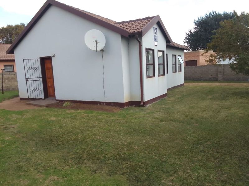 House For Sale in Clewer - Photo 2