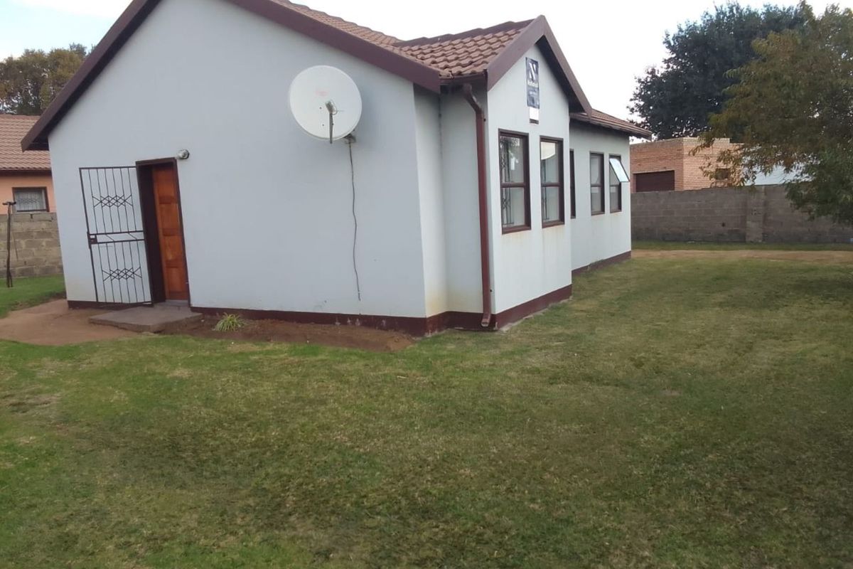 House For Sale in Clewer - Photo 2