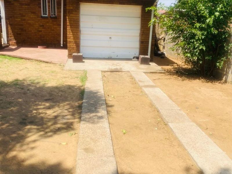 House For Sale in Reyno Ridge - Photo 2