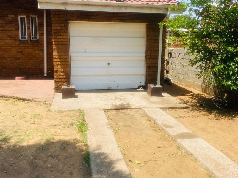 House For Sale in Reyno Ridge - Photo 3