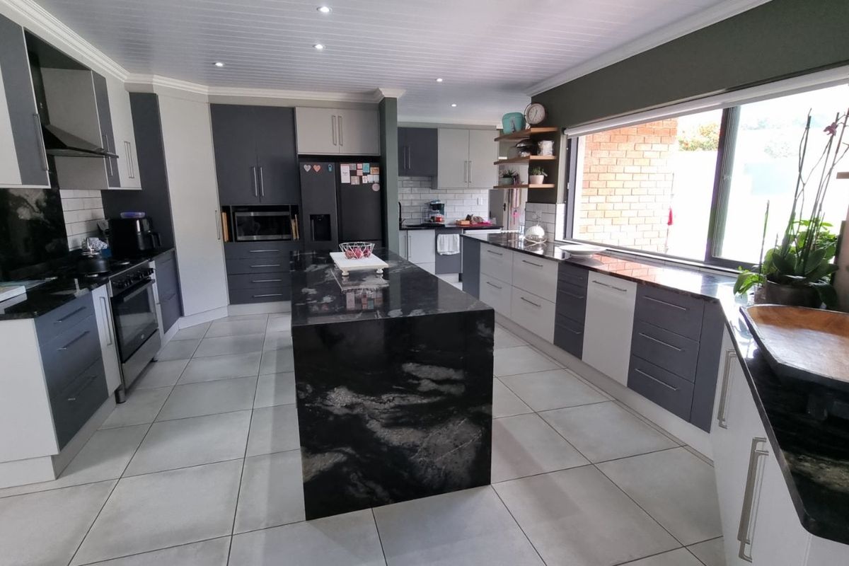 House For Sale in Monte Christo - Photo 5