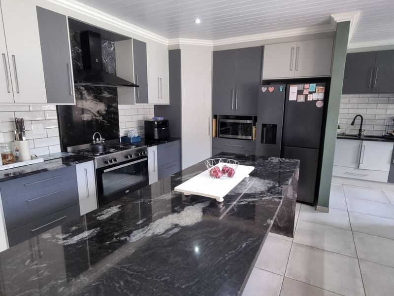 House For Sale in Monte Christo - Photo 4