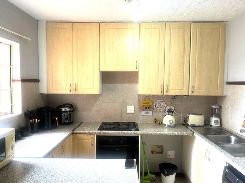 Apartment For Sale in Noordwyk - Photo 7