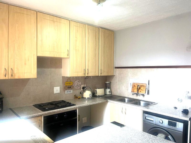 Apartment For Sale in Noordwyk - Photo 9