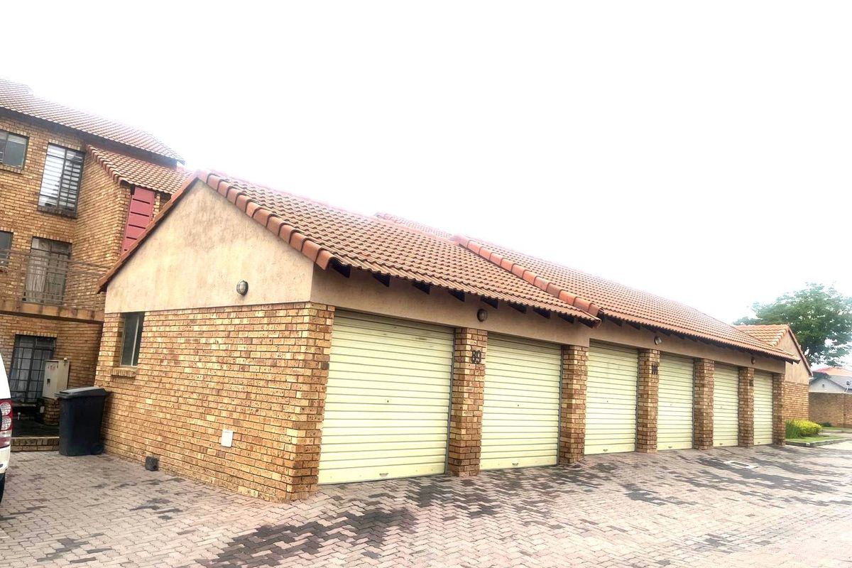 Apartment For Sale in Noordwyk - Photo 4