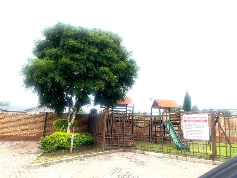 Apartment For Sale in Noordwyk - Photo 3