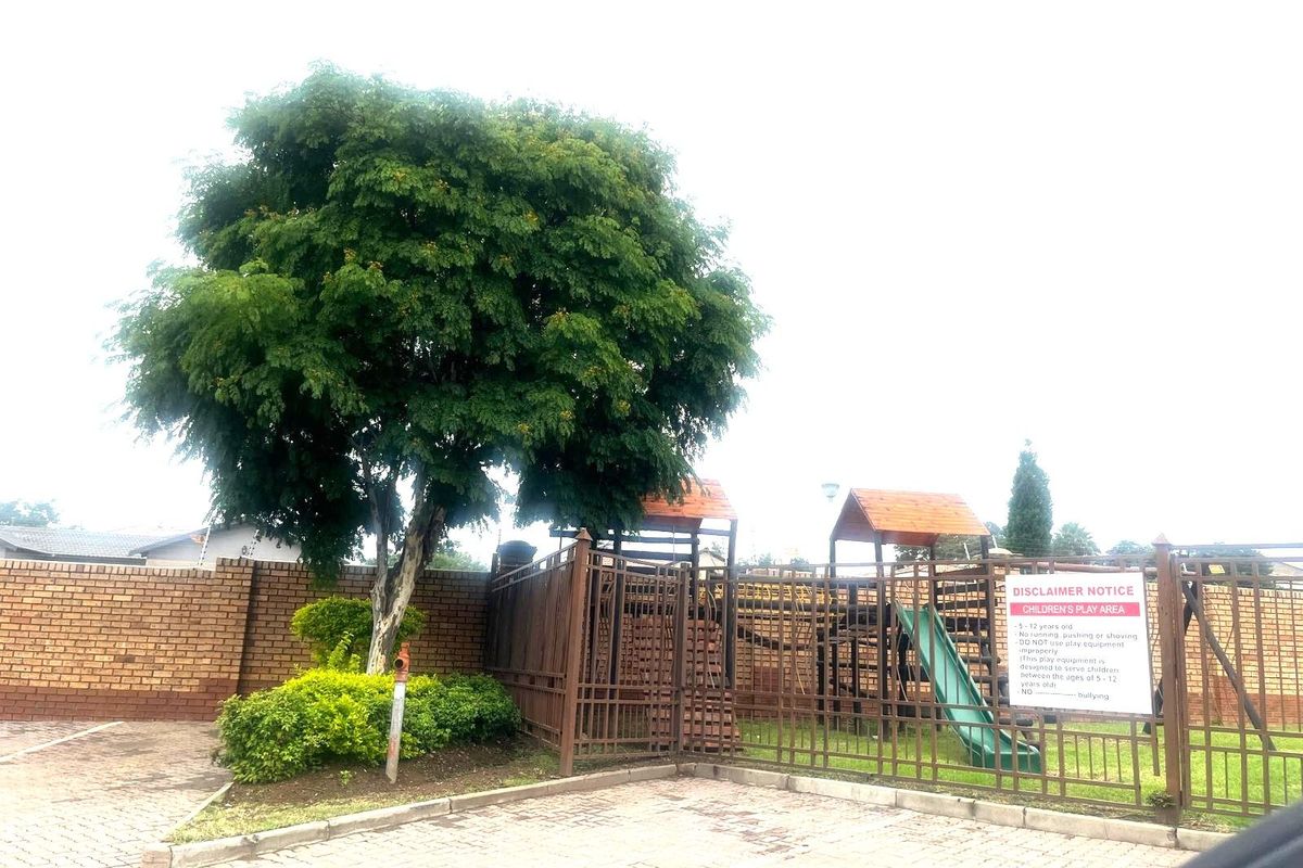 Apartment For Sale in Noordwyk - Photo 3