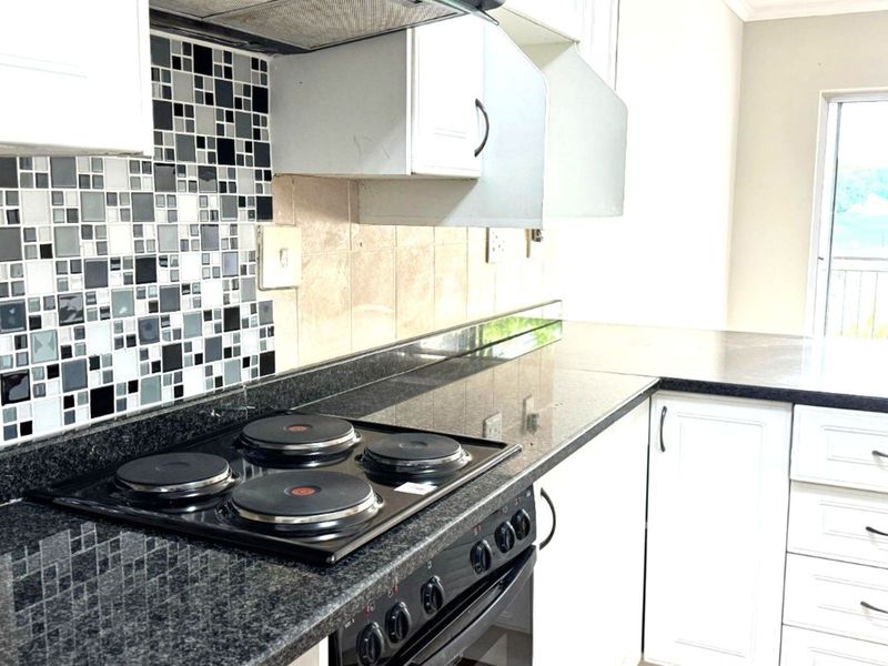 Apartment For Sale in Sunninghill - Photo 2