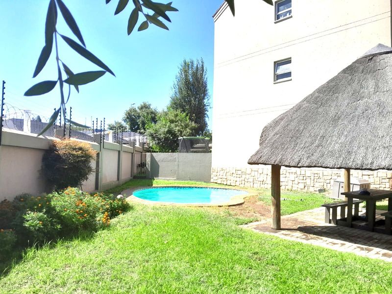 Apartment For Sale in Sunninghill - Photo 5