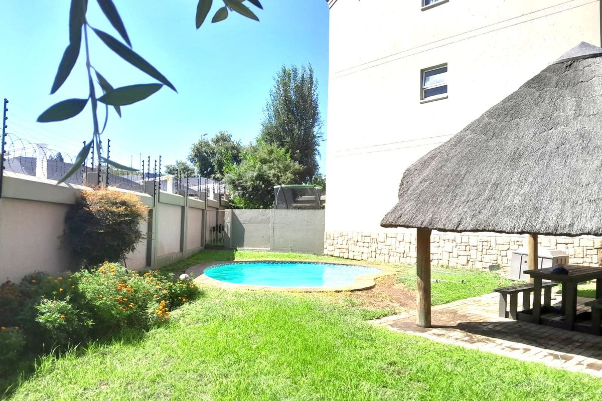 Apartment For Sale in Sunninghill - Photo 5