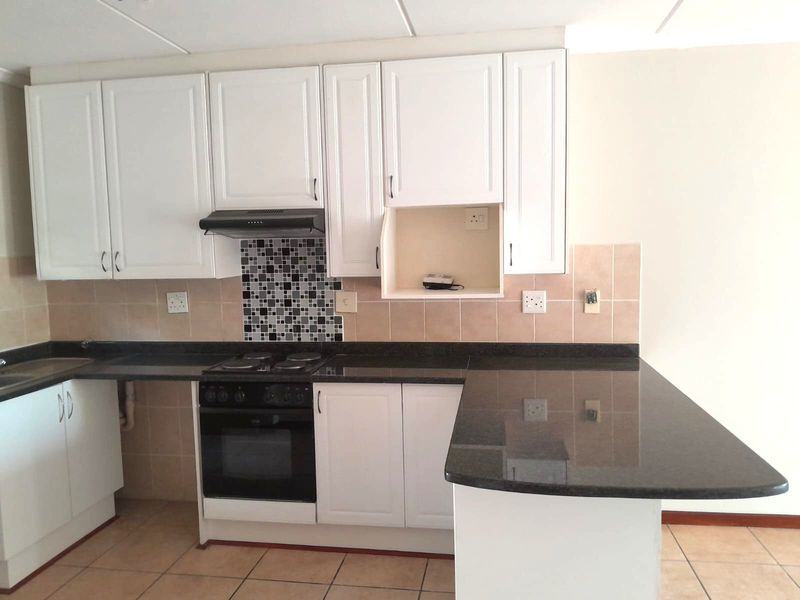 Apartment For Sale in Sunninghill - Photo 9