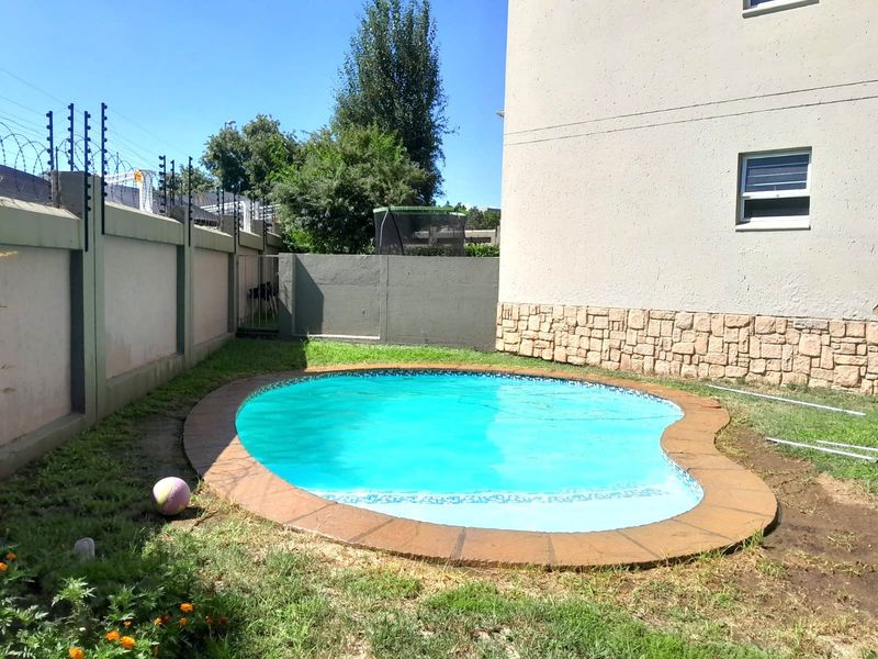 Apartment For Sale in Sunninghill - Photo 7