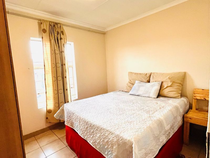 House For Sale in Thatch Hill Estate - Photo 9