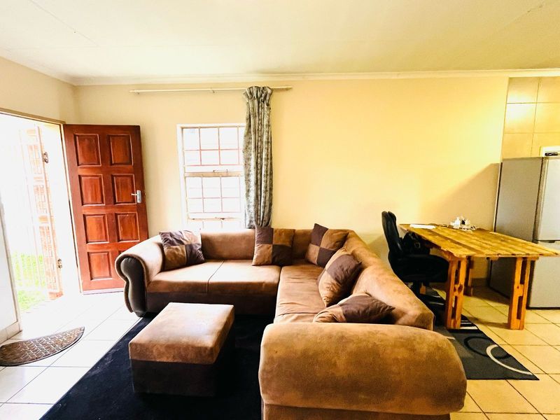 House For Sale in Thatch Hill Estate - Photo 3