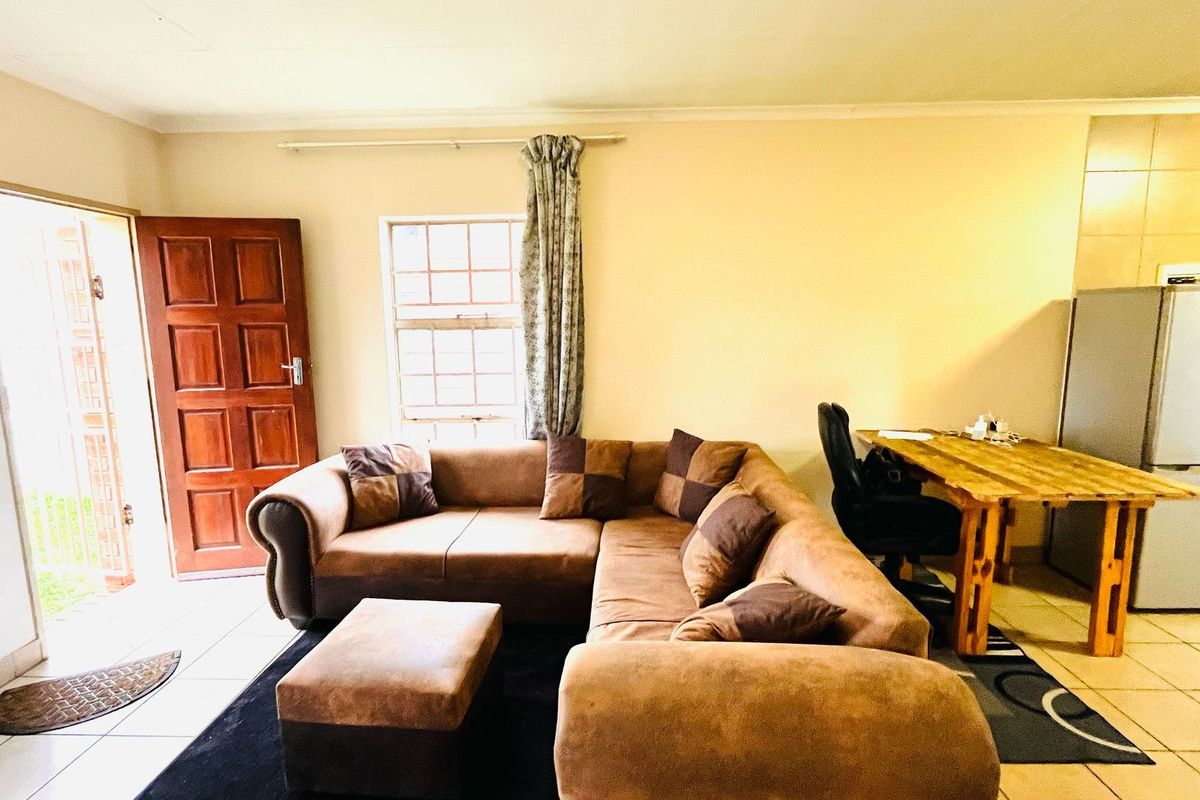 House For Sale in Thatch Hill Estate - Photo 3