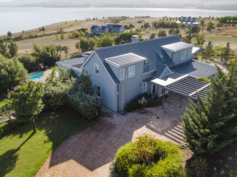 House For Sale in Theewaterskloof - Photo 2