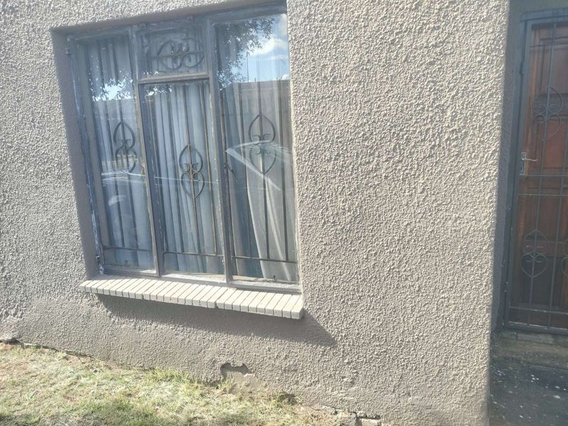 Townhouse To Rent in Naledi - Photo 10