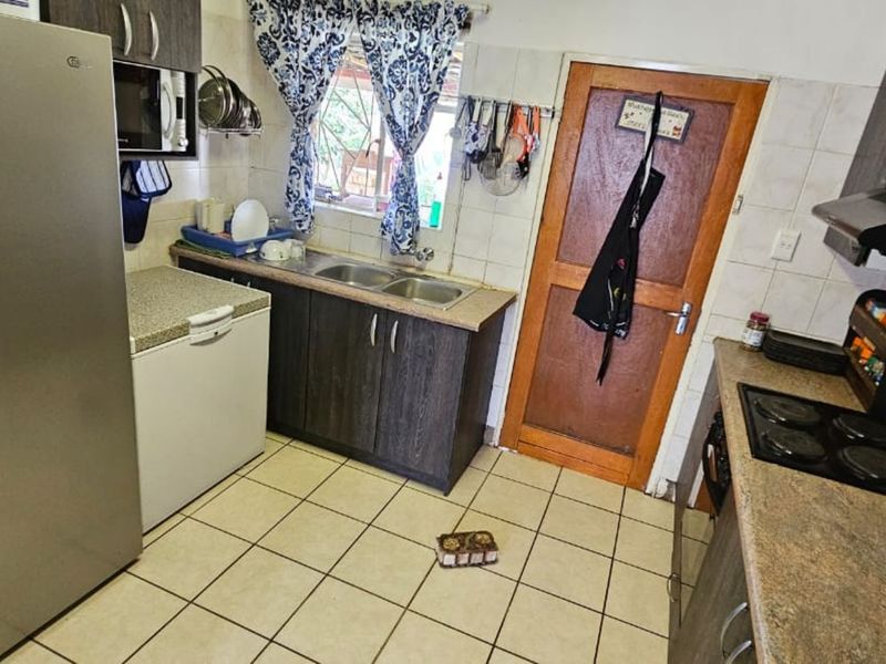 House For Sale in Riviera - Photo 4