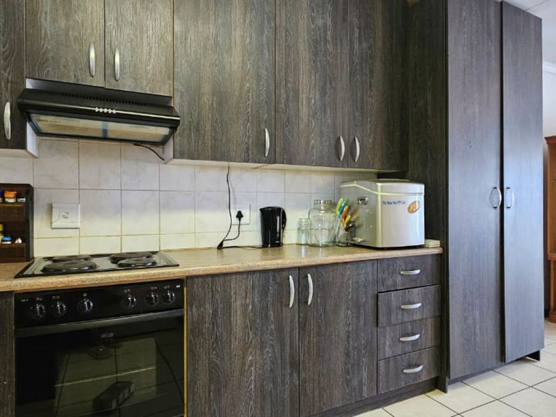 House For Sale in Riviera - Photo 3