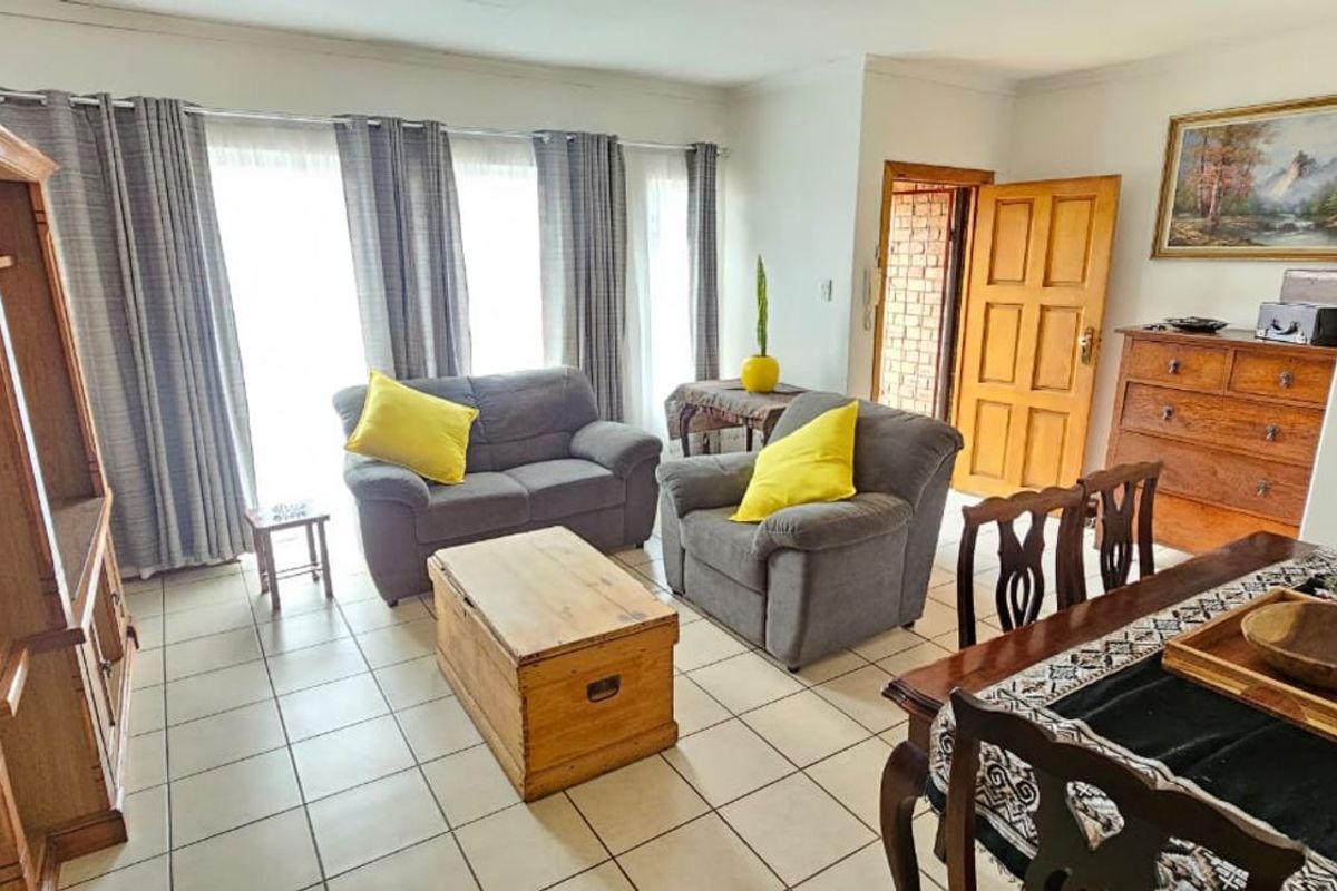 House For Sale in Riviera - Photo 2