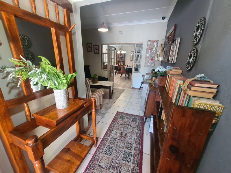 Guest House For Sale in Rhodesdene - Photo 2