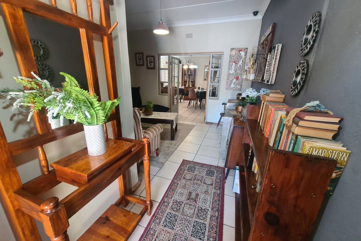 Guest House For Sale in Rhodesdene - Photo 2