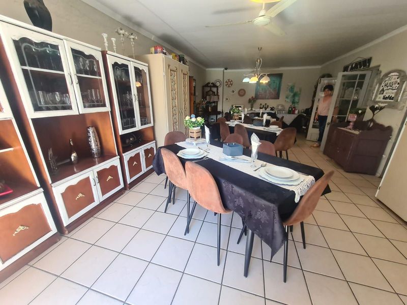 Guest House For Sale in Rhodesdene - Photo 7