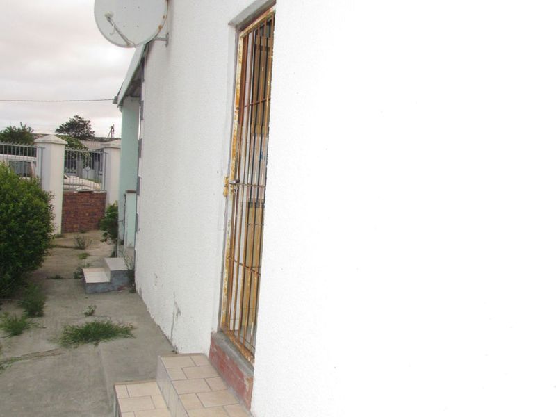 House For Sale in Gelvandale - Photo 6