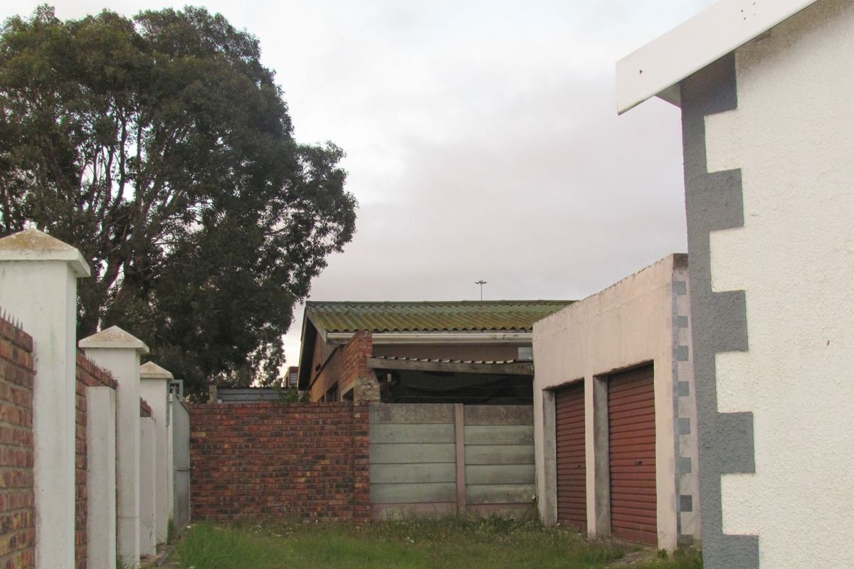 House For Sale in Gelvandale - Photo 5