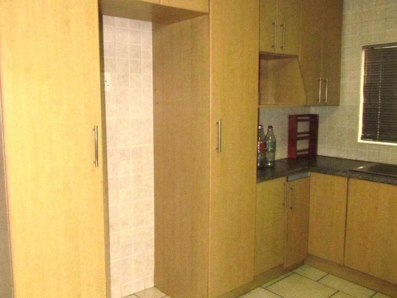 House For Sale in Gelvandale - Photo 10