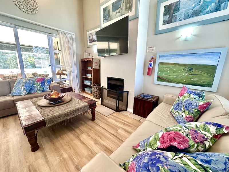 House For Sale in Pinnacle Point Golf Estate - Photo 4