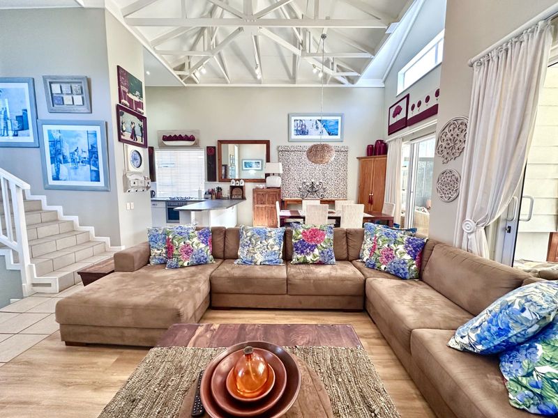 House For Sale in Pinnacle Point Golf Estate - Photo 2