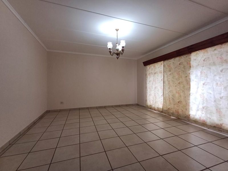 House For Sale in Stilfontein Ext 4 - Photo 7