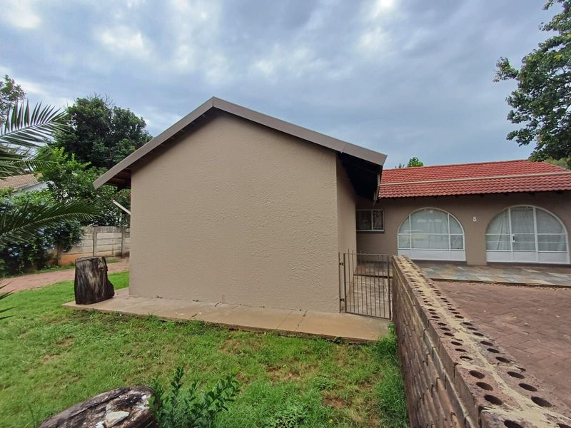 House For Sale in Stilfontein Ext 4 - Photo 2