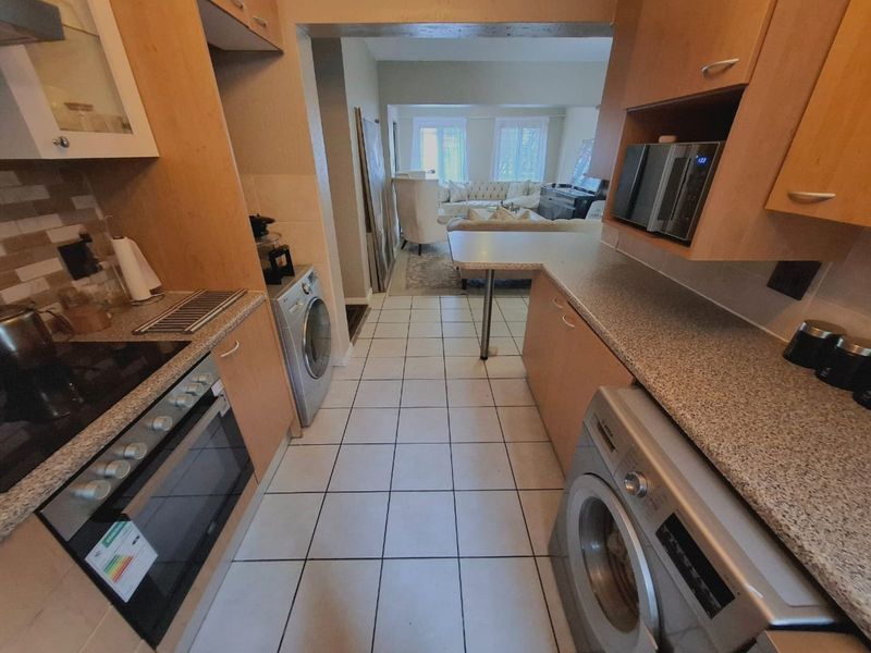 Townhouse For Sale in Broadacres - Photo 8