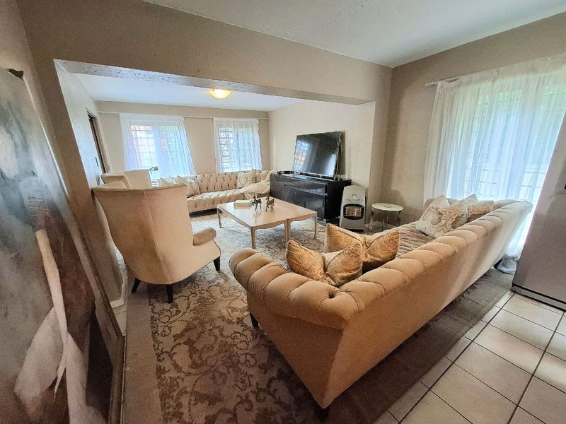 Townhouse For Sale in Broadacres - Photo 7